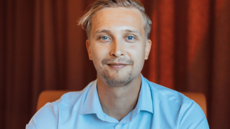 Blogi | Tuotesyöte verkkokauppiaan strategisena työkaluna: Näkyvyyden ja brändin vahvistaminen digitaalisessa markkinoinnissa